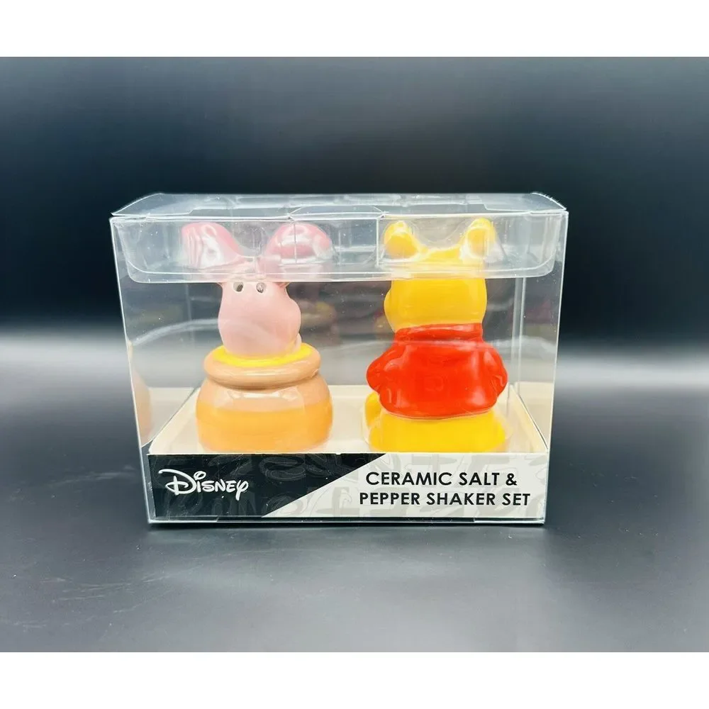Disney Winne the Pooh & Piglet Ceramic Salt And Pepper Shaker Set NEW